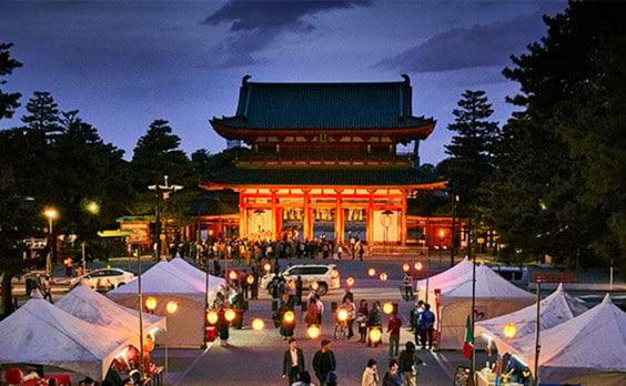 明治時代にタイムスリップ、一夜限りの「岡崎明治酒場」華やかに